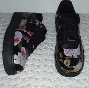 Nike Air Force 1 Low (Black Floral) size 7